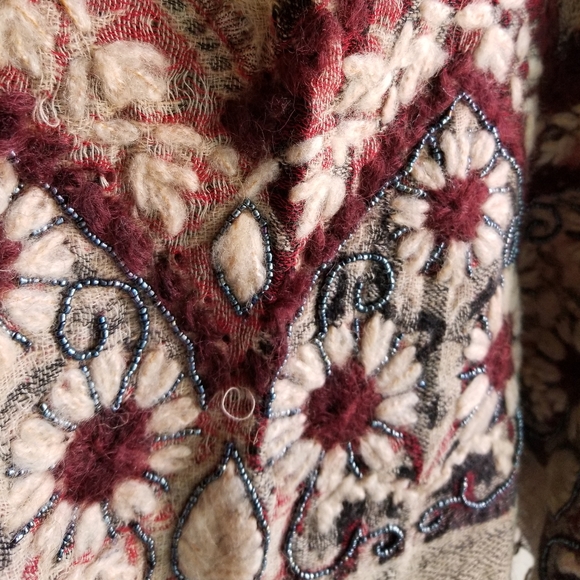 🧣HANDCRAFTED WOOL SHAWL - Picture 5 of 8